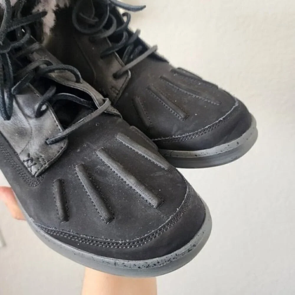 UGG roseok black